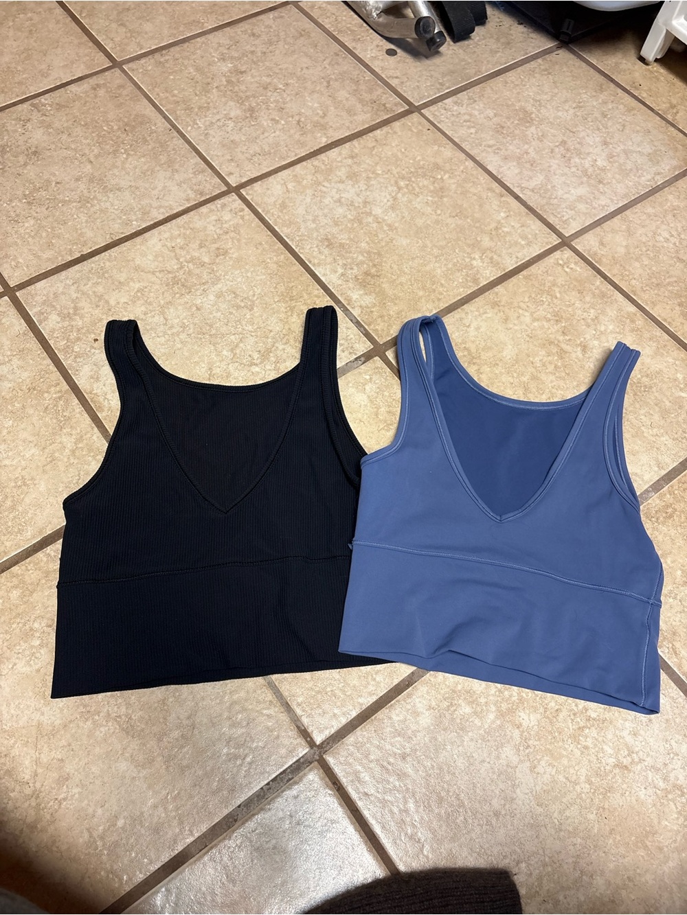 lululemon athletica Women's Crop Tank Tops - Black & Blue